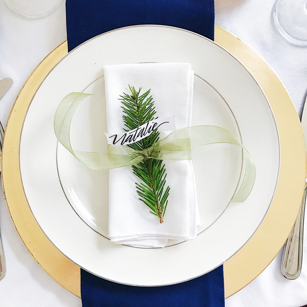 25 Beautiful Christmas and Holiday Table Setting Ideas