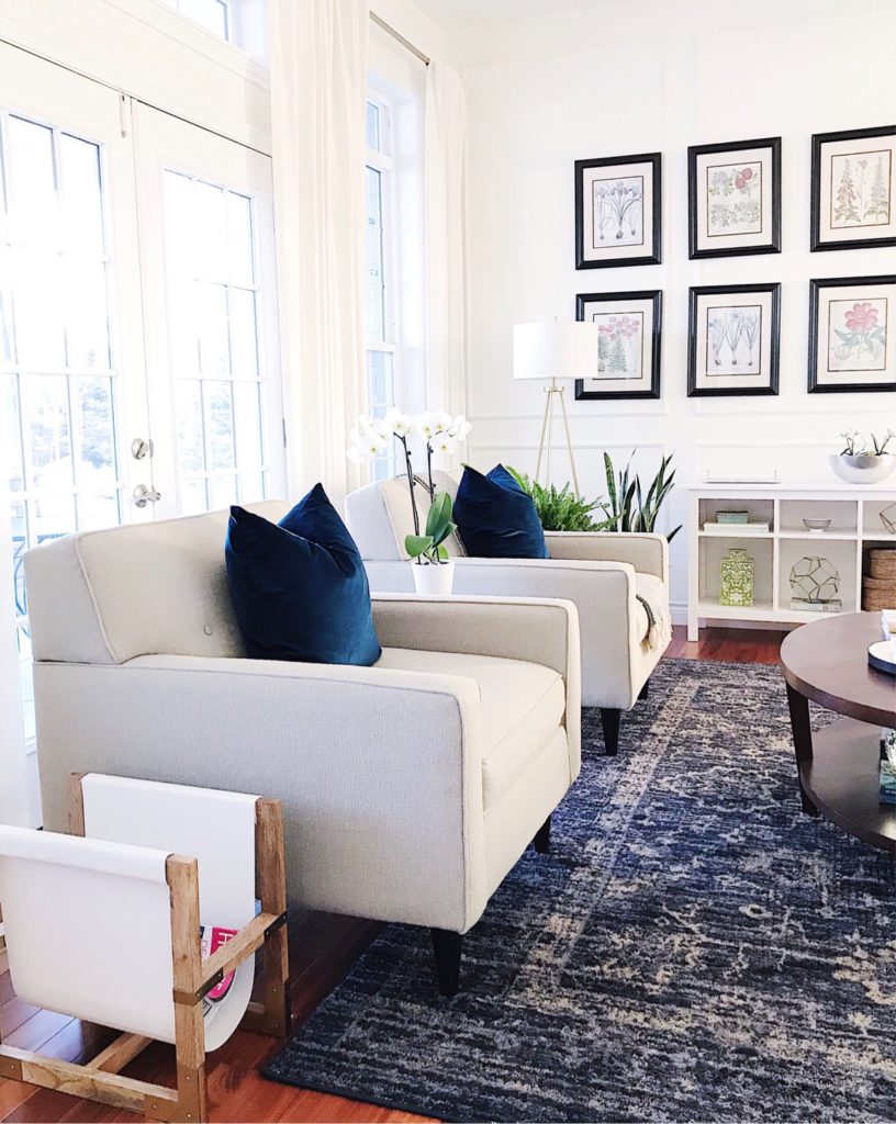 5 Easy Steps To Declutter Your Home And Simplify Life 5 Tips To Declutter Your Home And Simplify Life Blue White Living Room